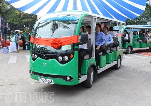Khai trương tuyến xe buýt điện đầu tiên tại TP Hồ Chí Minh ảnh 3