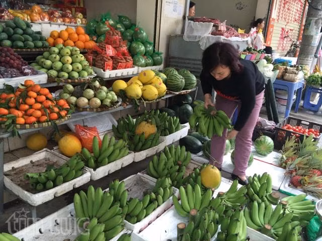 Chuối xanh quả lẻ bày mâm ngũ quả ngày Tết hét giá 'trên trời' ảnh 4