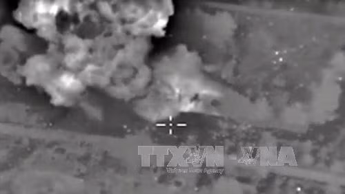 Sáu máy bay Nga dội bom các mục tiêu IS ở Syria ảnh 1