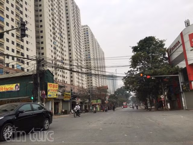 Hà Nội thanh vắng ngày 30 Tết ảnh 1