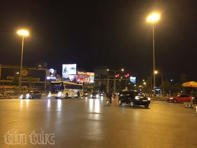 Hà Nội thanh vắng ngày 30 Tết ảnh 6