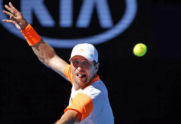 Số 1 thế giới Andy Murray rơi thảm hại, ông anh Zverev chiến thắng nhờ... nhìn mẹ ảnh 10