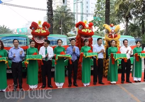Khai trương tuyến xe buýt điện đầu tiên tại TP Hồ Chí Minh ảnh 1