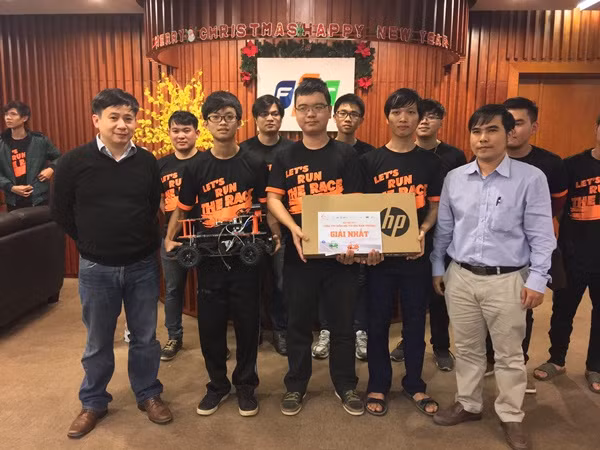 8 đội thi xuất sắc lọt vào vòng chung kết Cuộc đua số ảnh 1