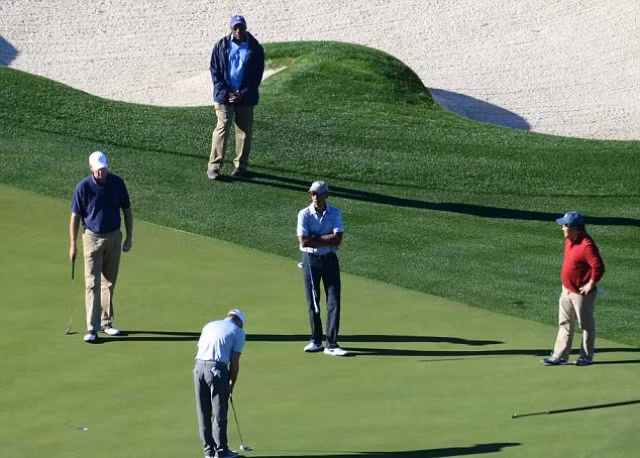 Ngày đầu tiên làm thường dân, ông Obama thảnh thơi chơi golf ảnh 4