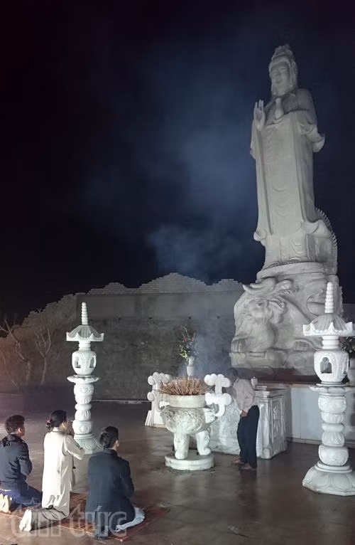 Cầu an lành đầu năm mới ảnh 1
