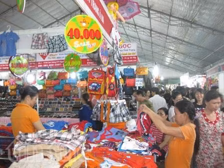 Sức mua tăng, siêu thị và cửa hàng tăng thời gian phục vụ ảnh 1
