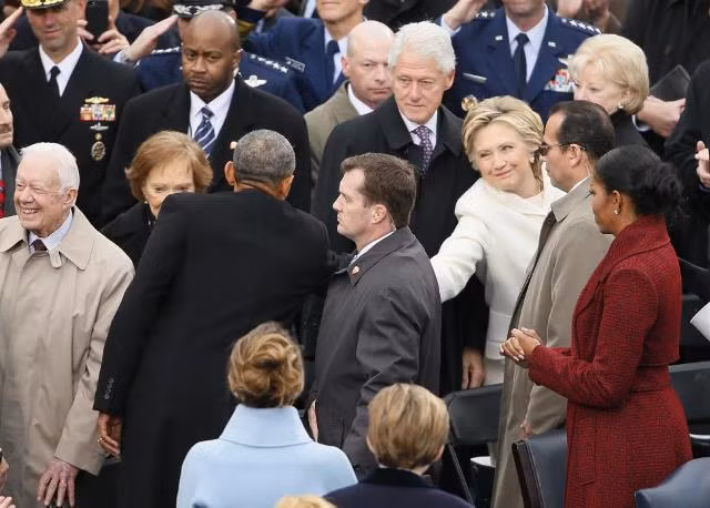 Cuộc chia tay ngập tràn cảm xúc của ông Obama ảnh 1