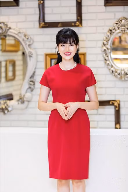 Hoa hậu Thu Thuỷ tiết lộ bí quyết 'không tuổi' mùng 1 Tết Đinh Dậu 2017 ảnh 2