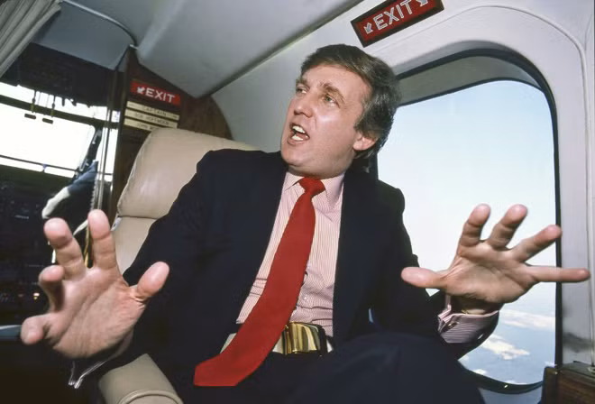 Những khoảnh khắc hiếm có suốt 40 năm qua của ông Trump ảnh 7