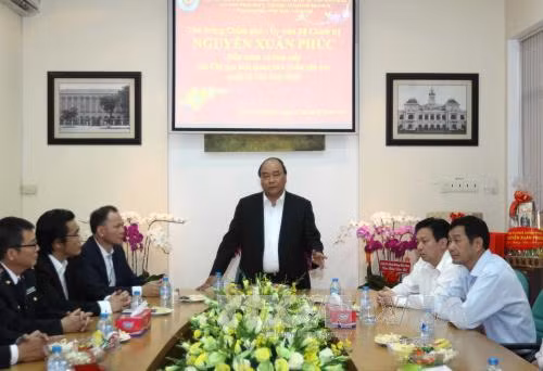 Thủ tướng: Hải quan phải đảm bảo bà con Việt Kiều về quê ăn Tết thoải mái, thuận lợi ảnh 1