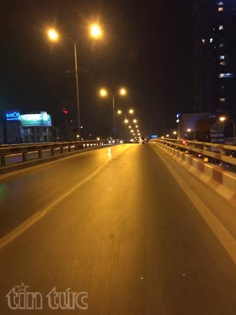 Hà Nội thanh vắng ngày 30 Tết ảnh 5