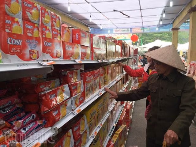 Đưa hàng Việt về nông thôn vẫn mang tính 'mùa vụ' ảnh 1