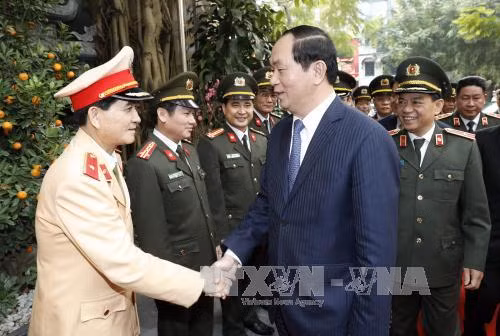 Chủ tịch nước Trần Đại Quang thăm, chúc Tết cán bộ, chiến sĩ Phòng Cảnh sát Giao thông Hà Nội ảnh 1
