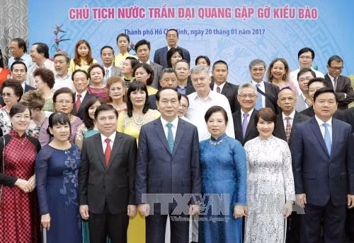 Chủ tịch nước mong muốn bà con Việt kiều phát huy truyền thống 'con Lạc, cháu Hồng' ảnh 1