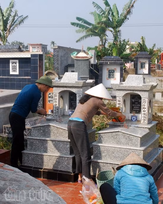 Cuối năm, đi tảo mộ mời ông bà về ăn Tết ảnh 3