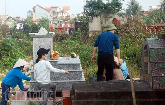 Cuối năm, đi tảo mộ mời ông bà về ăn Tết ảnh 4