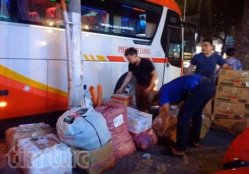 Thành phố Hồ Chí Minh: 'Xe dù', 'bến cóc' lộng hành từ nội đô đến cửa ngõ ảnh 5