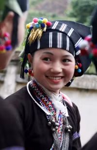 Mùa giao duyên của trai gái Lự ảnh 2