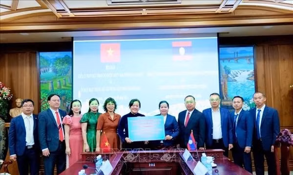 Các địa phương Việt Nam - Lào tăng cường hợp tác công tác Mặt trận