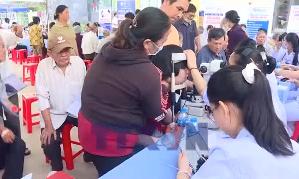 Đồng Nai tăng tốc khám sức khỏe, chăm sóc toàn diện người dân