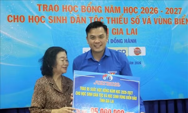 Thắp sáng ước mơ cho trẻ em khó khăn