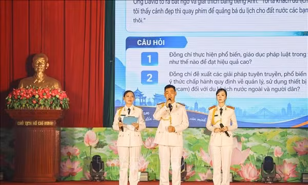 Đưa pháp luật đến gần dân
