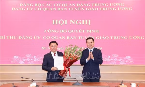 Công bố quyết định Bí thư Đảng ủy Cơ quan Ban Tuyên giáo Trung ương