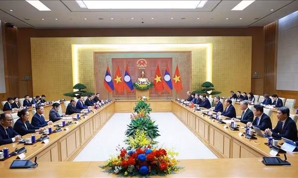 Thủ tướng Lê Minh Hưng hội kiến Thường trực Ban Bí thư Lào