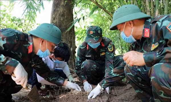 Đón các anh về trong vòng tay nhân dân