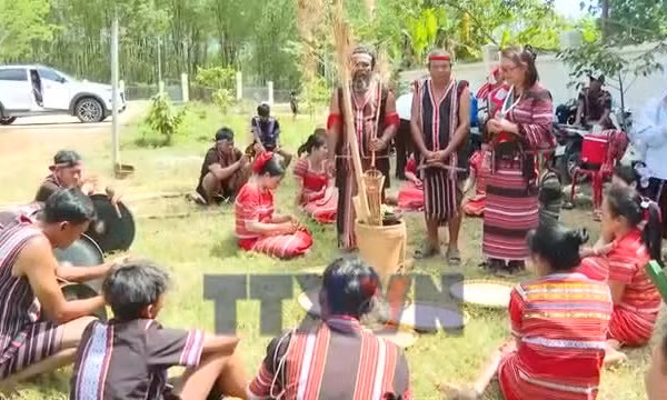 Phát huy nhịp điệu múa, cồng chiêng dân tộc S'tiêng