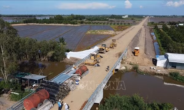 Thúc tiến độ tuyến đường tỉnh băng qua tiểu vùng Đồng Tháp Mười