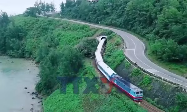 Phí trả vé tàu Tết tăng gấp 3 lần để ngăn đầu cơ