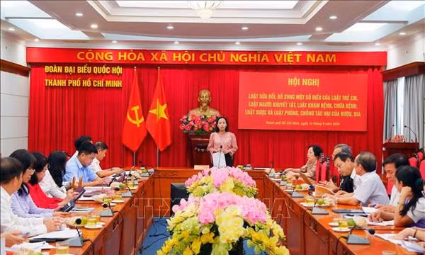 Đồng bộ hệ thống pháp luật về y tế đáp ứng thay đổi thực tiễn