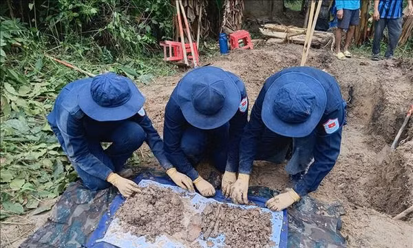 Đẩy nhanh tìm kiếm, quy tập và xác định danh tính hài cốt liệt sĩ