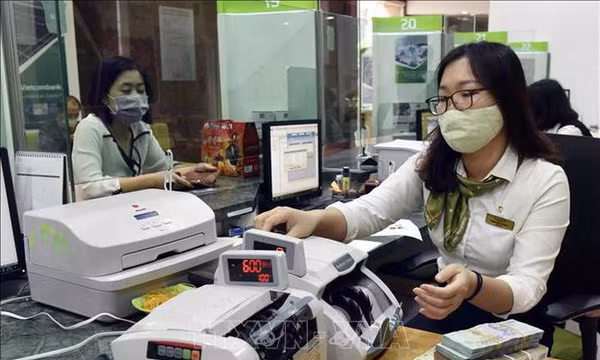 Mặt bằng lãi suất đứng trước yêu cầu điều chỉnh