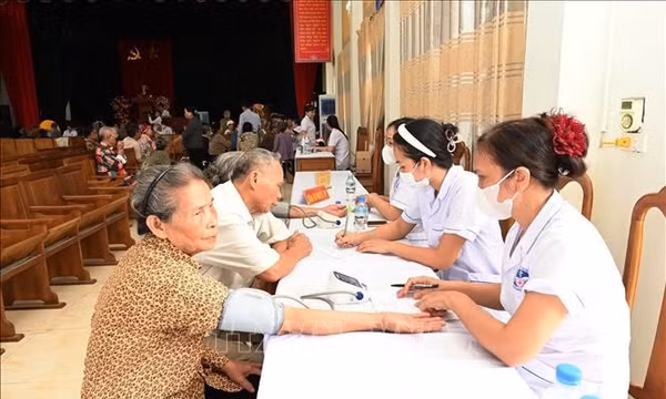 Mở rộng cơ hội chăm sóc sức khỏe cho mọi người dân