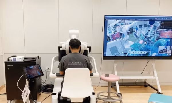 Nhật Bản lần đầu thử nghiệm thành công phẫu thuật từ xa bằng robot