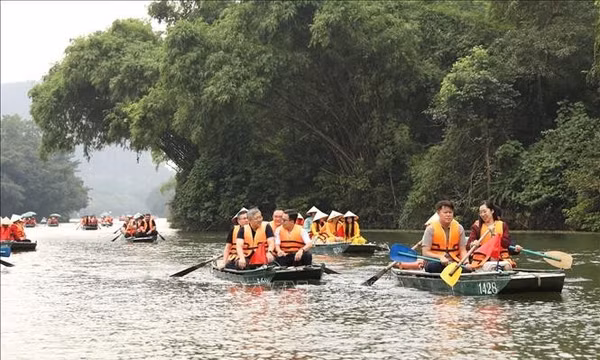 Đại biểu quốc tế hào hứng trải nghiệm vẻ đẹp di sản tại Ninh Bình
