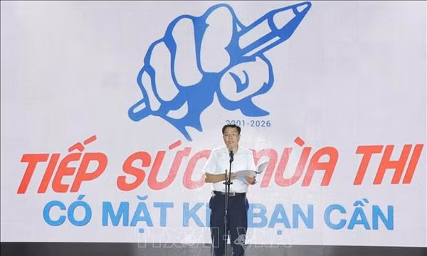 Tiếp sức mùa thi: Ba thập niên đồng hành cùng thí sinh