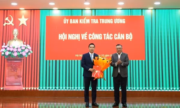 Bộ Chính trị chuẩn y đồng chí Trần Văn Phúc giữ chức Phó Chủ nhiệm Ủy ban Kiểm tra Trung ương khóa XIV