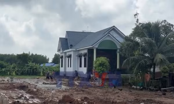 'Thần đèn' di dời căn nhà 300 tấn để mở đường kết nối sân bay Long Thành