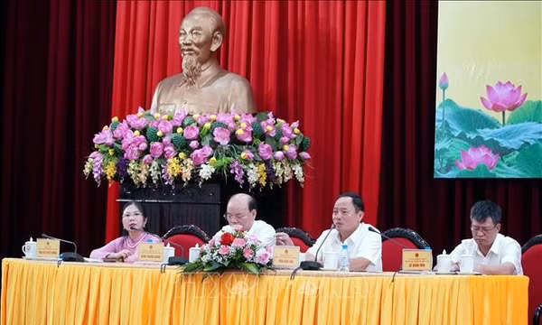 Đổi mới hoạt động giám sát: Nghe dân, sát việc, theo đến cùng