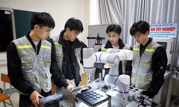 Đại học đầu tư AI, doanh nghiệp vẫn thiếu nhân lực đáp ứng yêu cầu