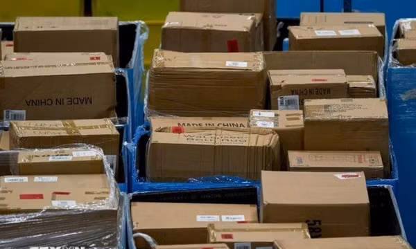 EU siết thuế quan, lượng đơn hàng giá rẻ Trung Quốc giảm mạnh