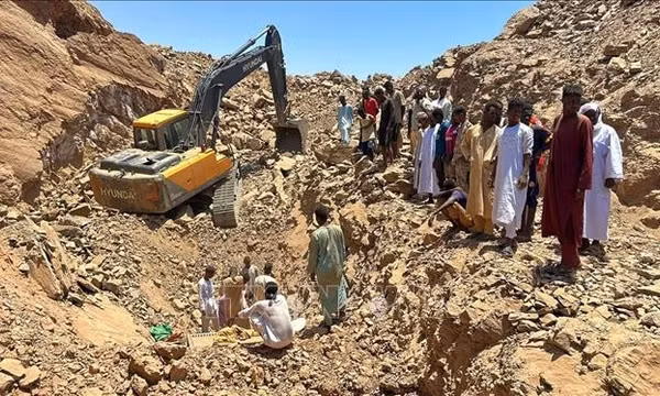 Sập mỏ vàng ở miền Bắc Sudan, hơn 30 người thương vong