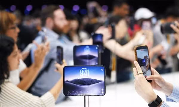 iPhone có thể tự khóa khi phát hiện bị giật khỏi tay