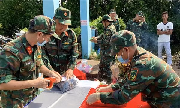 Mở rộng tìm kiếm hài cốt liệt sĩ tại Nghĩa trang tạm Cầu Chữ Y