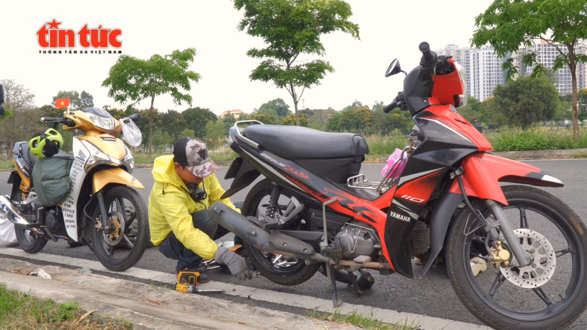 Tiệm sửa xe 0 đồng và hành trình giúp người không ngừng nghỉ