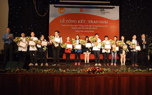 Trao giải Olympic tiếng Anh THCS TP Hà Nội lần thứ 6 ảnh 1